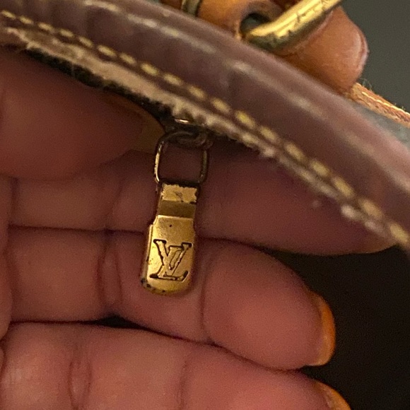 Authentic Vintage Louis Vuitton Bucket Bag - Picture 9 of 15